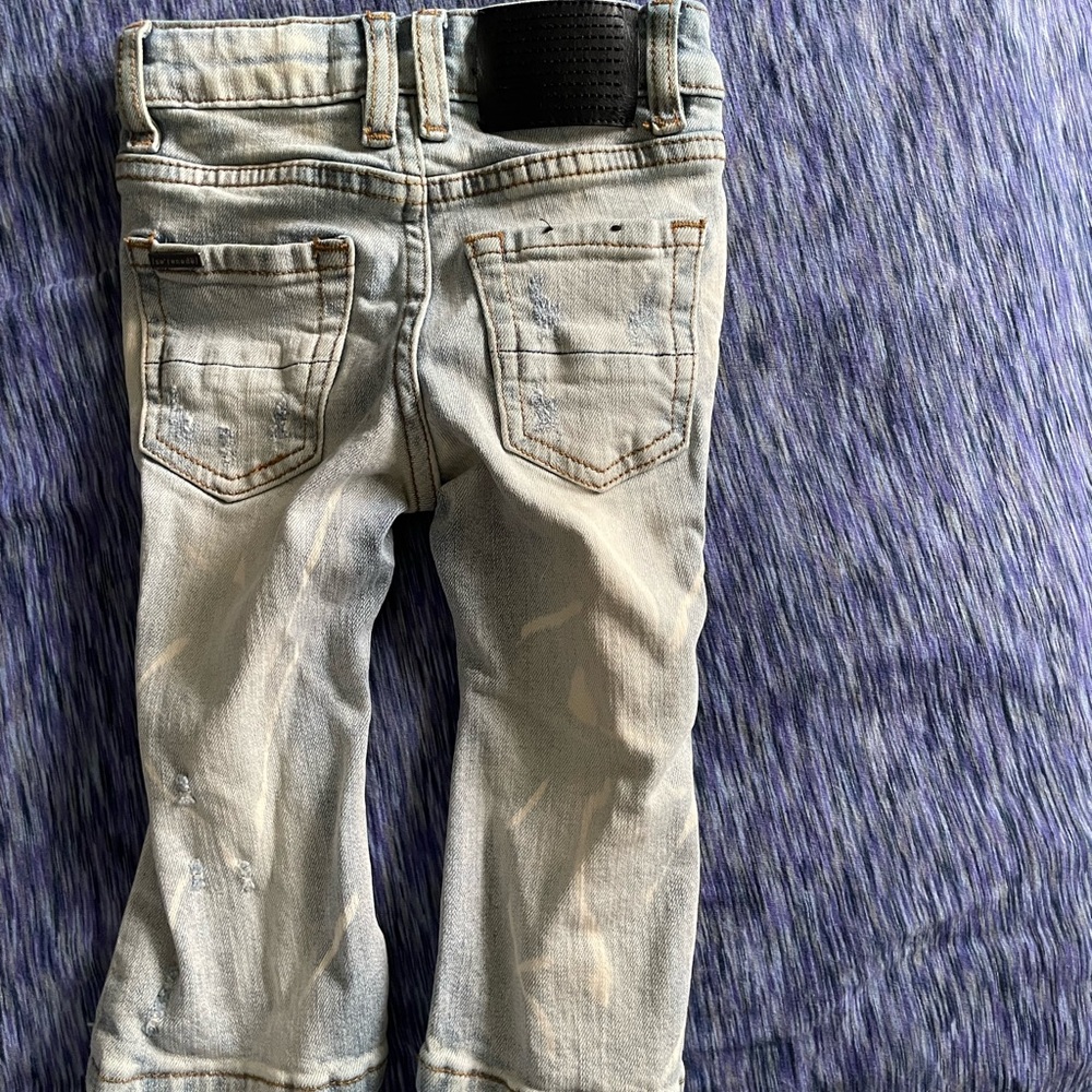 1T light blue distressed jeans